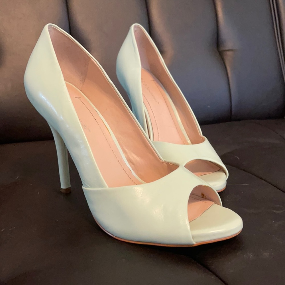 BCBGeneration sz 9 1/2 mint peep toe heel